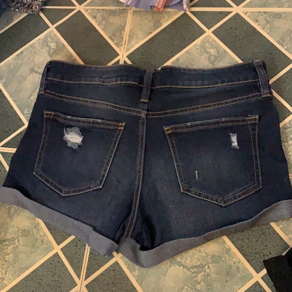 Celebrity Pink size 4 shorts - Picture 2 of 3